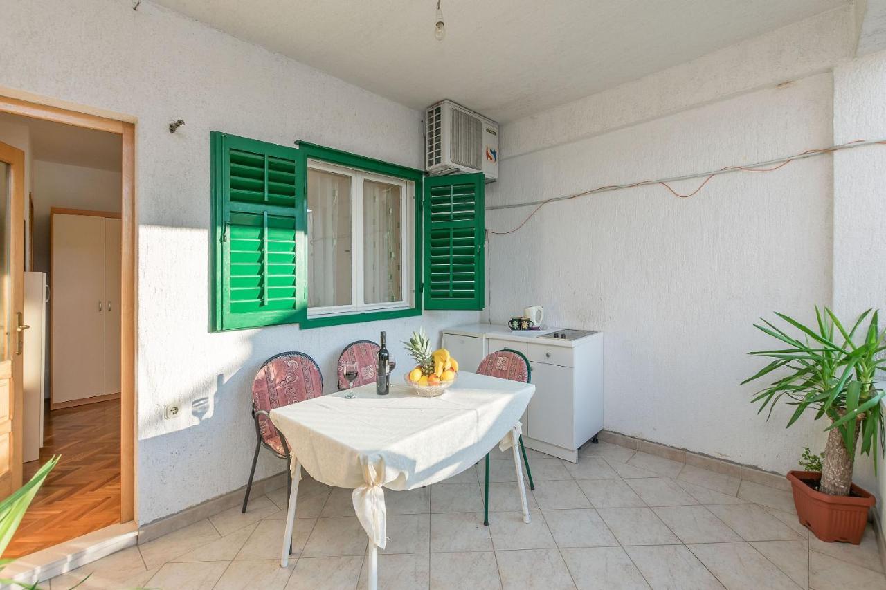 Apartments And Room Nevenka Makarska Extérieur photo