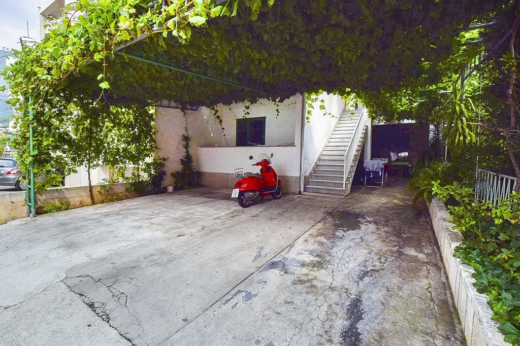 Apartments And Room Nevenka Makarska Extérieur photo